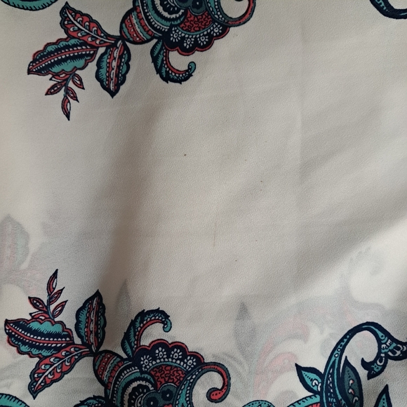 M White and Paisley cold shoulder blouse - Picture 9 of 9